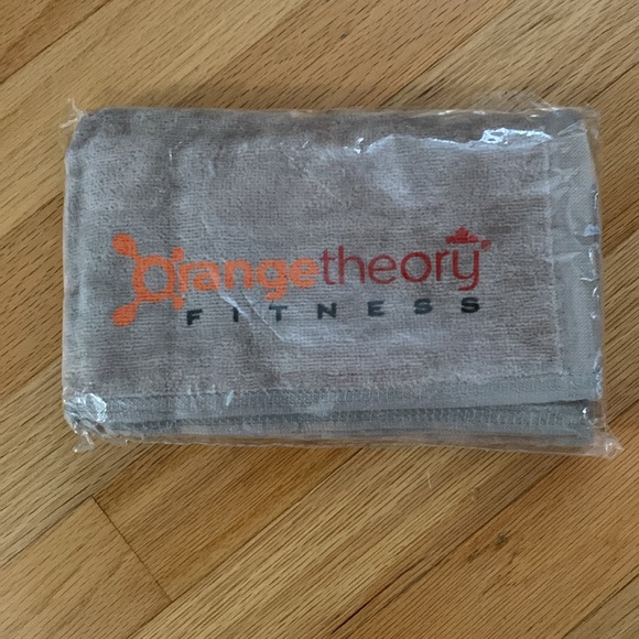 NWOT Orange Theory Fitness Pride Women’s Tank Top & Orange Theory Fitness Towel - Picture 3 of 10